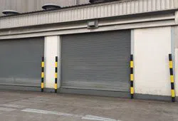 Chicago Garage Doors Store Chicago, IL 773-492-6470 - rolling-garage-side